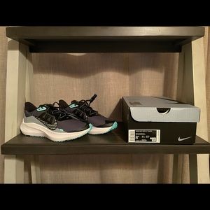 *NEW* Women’s Nike Winflo 7 Shield 8.5